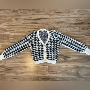 Chunky Houndstooth Cardigan